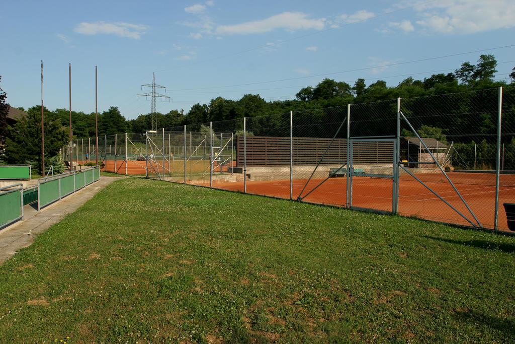 Tennis- Und Freizeitzentrum Neudoerfl Neudorfl Exterior photo