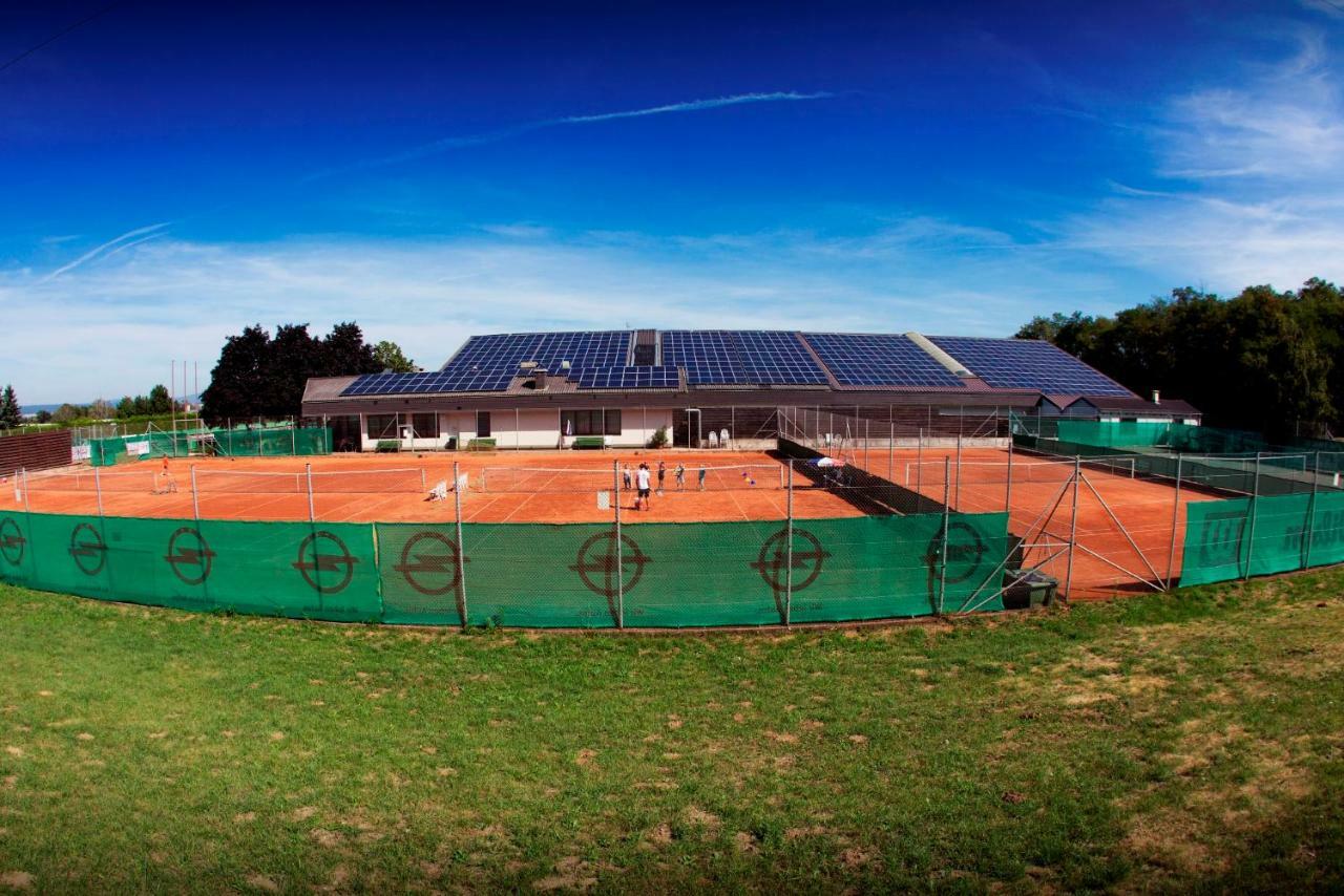 Tennis- Und Freizeitzentrum Neudoerfl Neudorfl Exterior photo